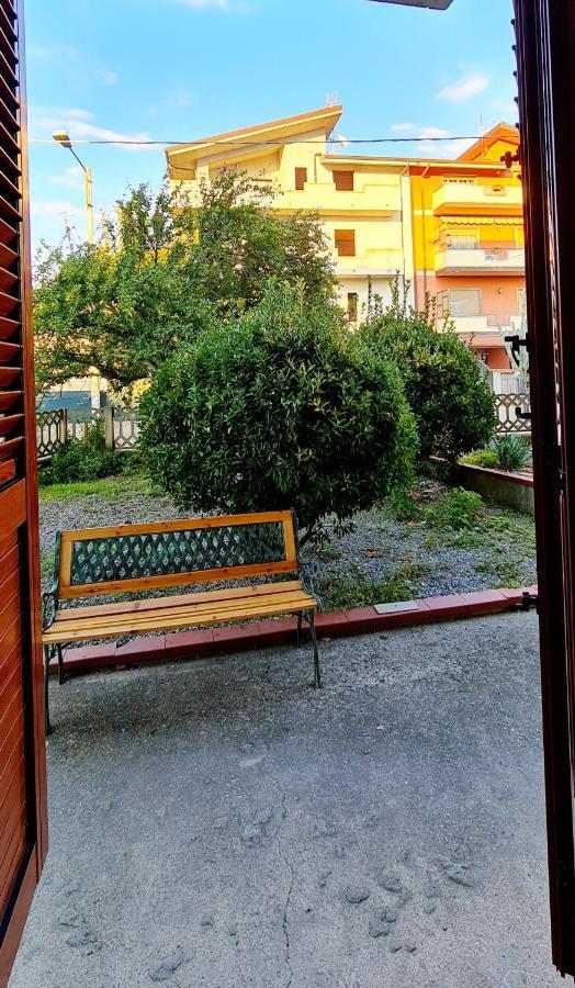 Armonia Apartment Ardore Marina Bagian luar foto